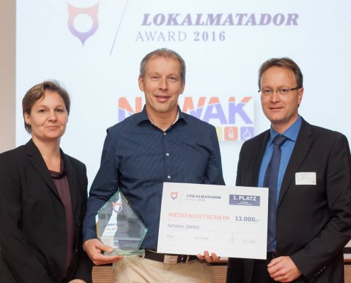 Siegerehrung der Firma NOWAK GmbH als Lokalmatador 2016 in der Kategorie 11-50 Mitarbeitern